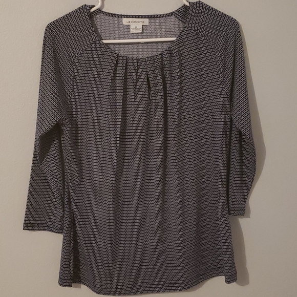 Clothes - Picture 3 of 4